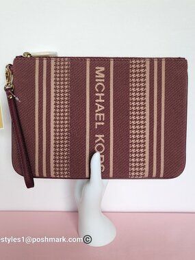 MICHAEL KORS Jet Set Signature Jacquard Large Zip Pouch Wristlet- Dark Berry ⭐